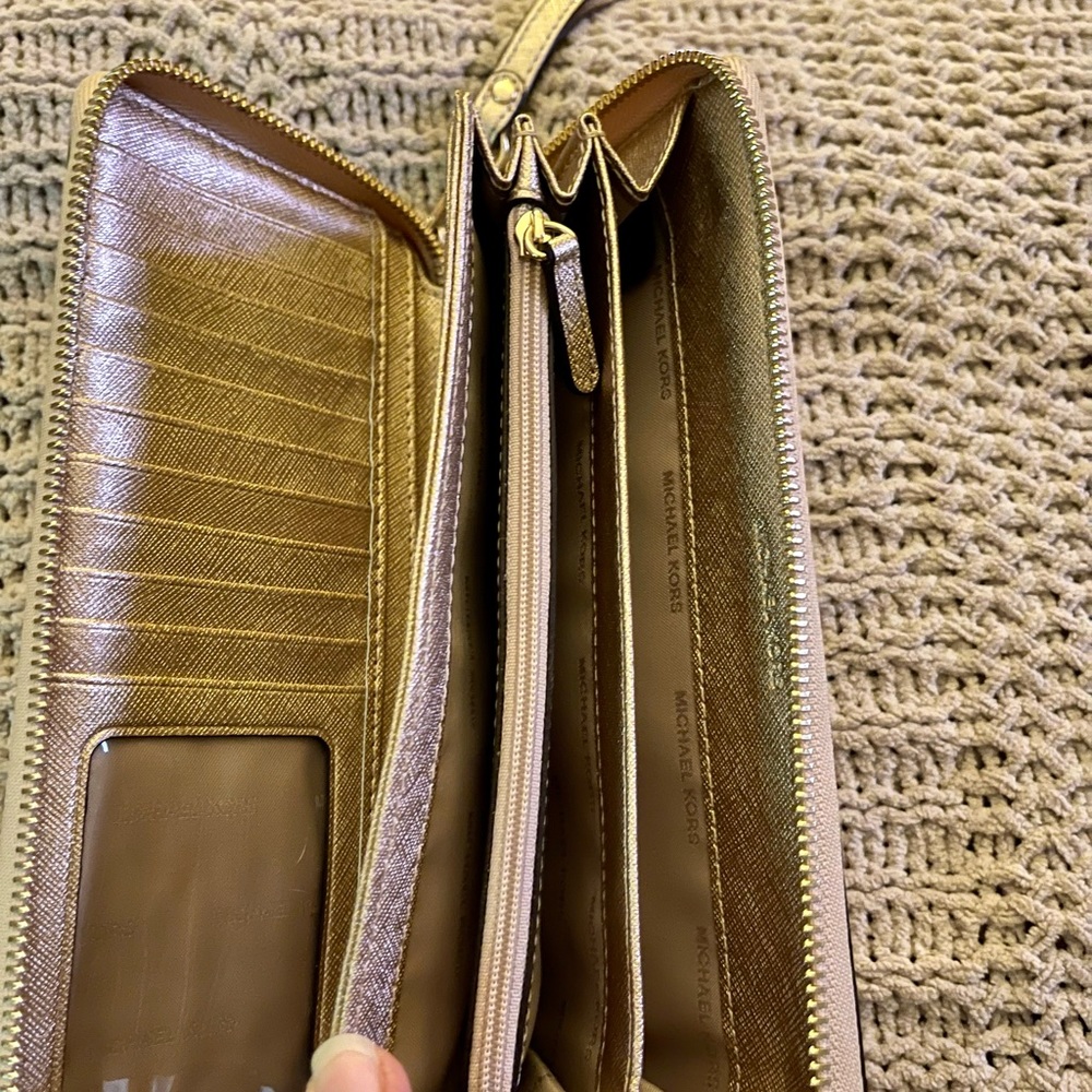 Michael Kors Wallet - Picture 3 of 4